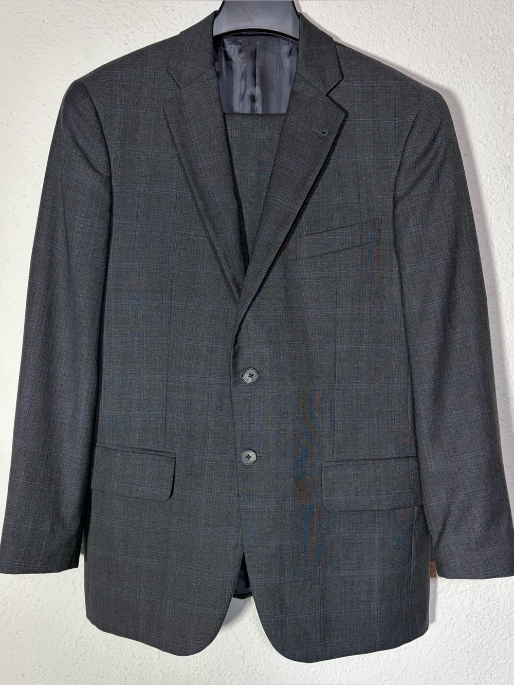 Joseph Abboud Collection Men’s Gray Super 120’s Wool Suit – 40S / W34